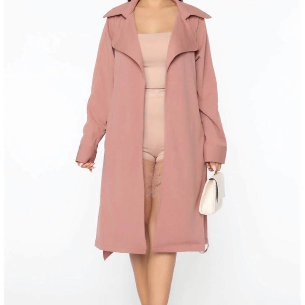 Mauve trenchcoat